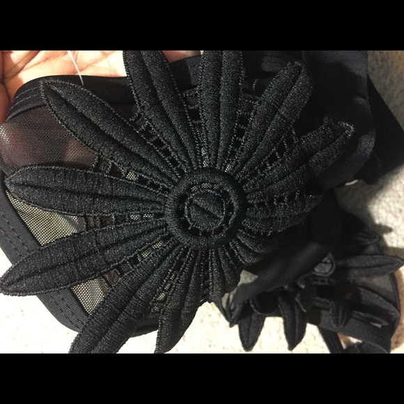 - 🏷SEE-THRU FLOWER PEAK BIKINI Top medium - Picture 7 of 7